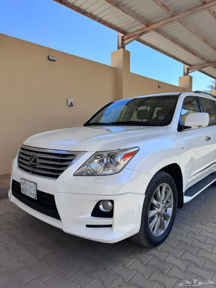 لكزس LX570 موديل 2010 فل DD 3