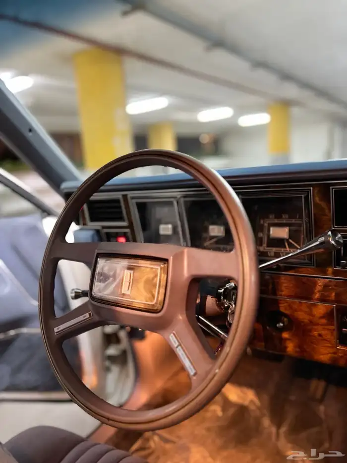 لينكون تاون كار 1983 مخزن كلاسيك سعودي وكالة ( تم البيع ) . 29