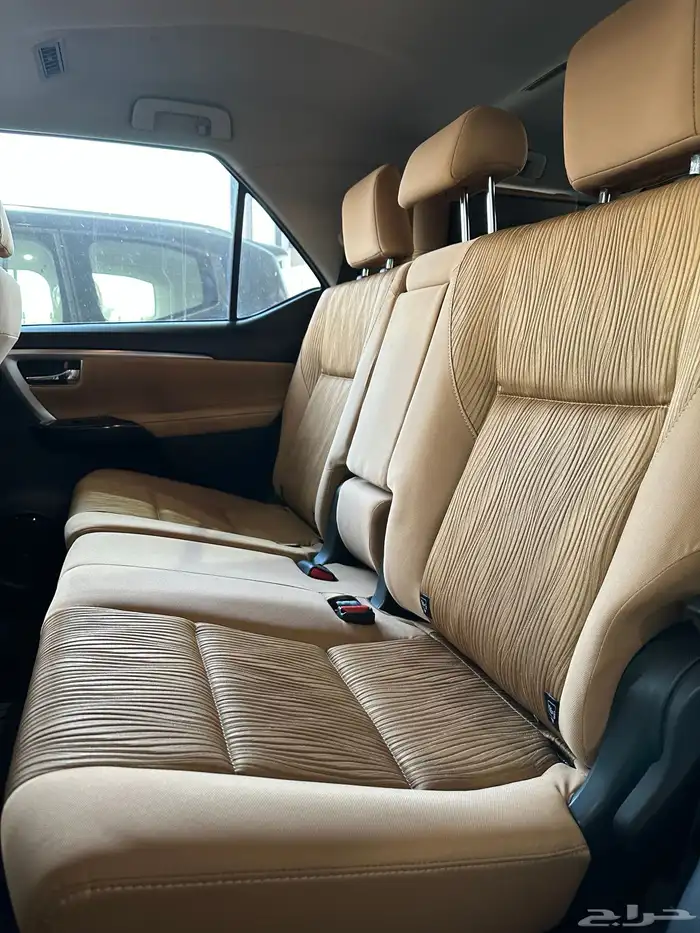 فورتشنر VX بنزين V6 العداد ( 7954 كيلو فقط ) موديل 2021 26