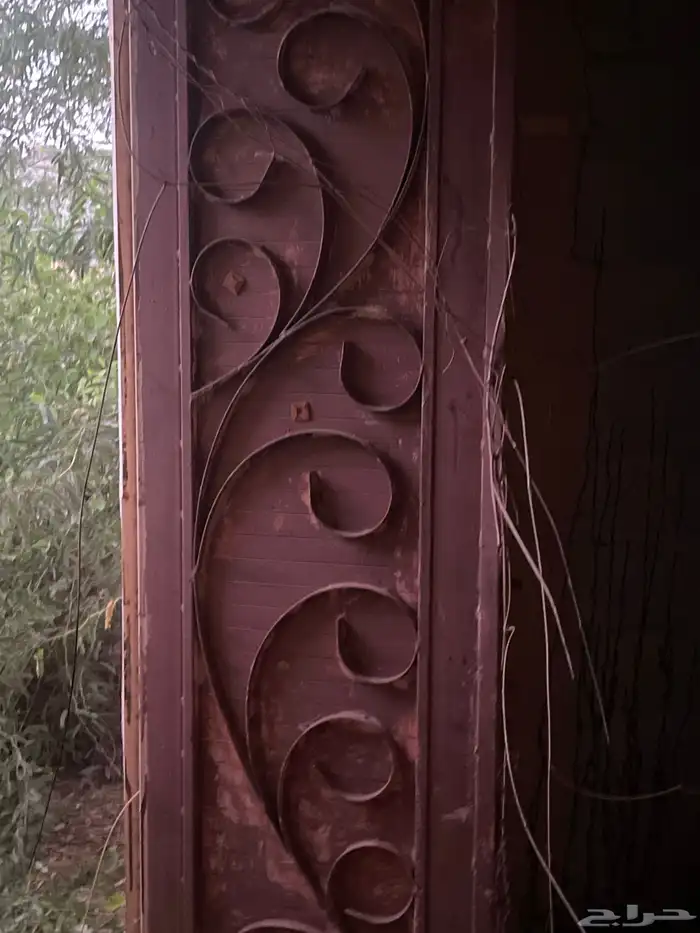 ادوات منزل للبيع ابواب اسلاك خشب مراين هنجر كبير 2