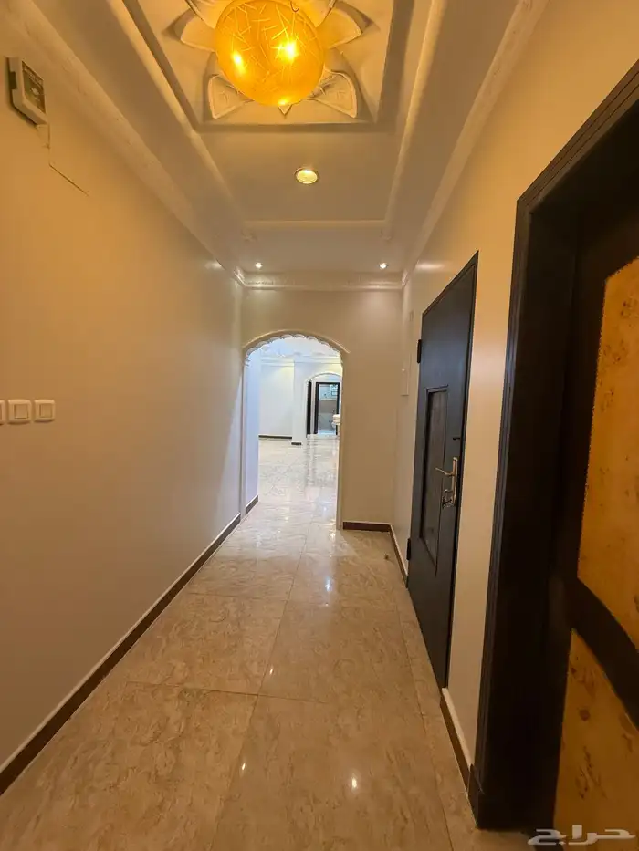 دور ارضي للايجار في حي لبن ( الشرقي ) 5