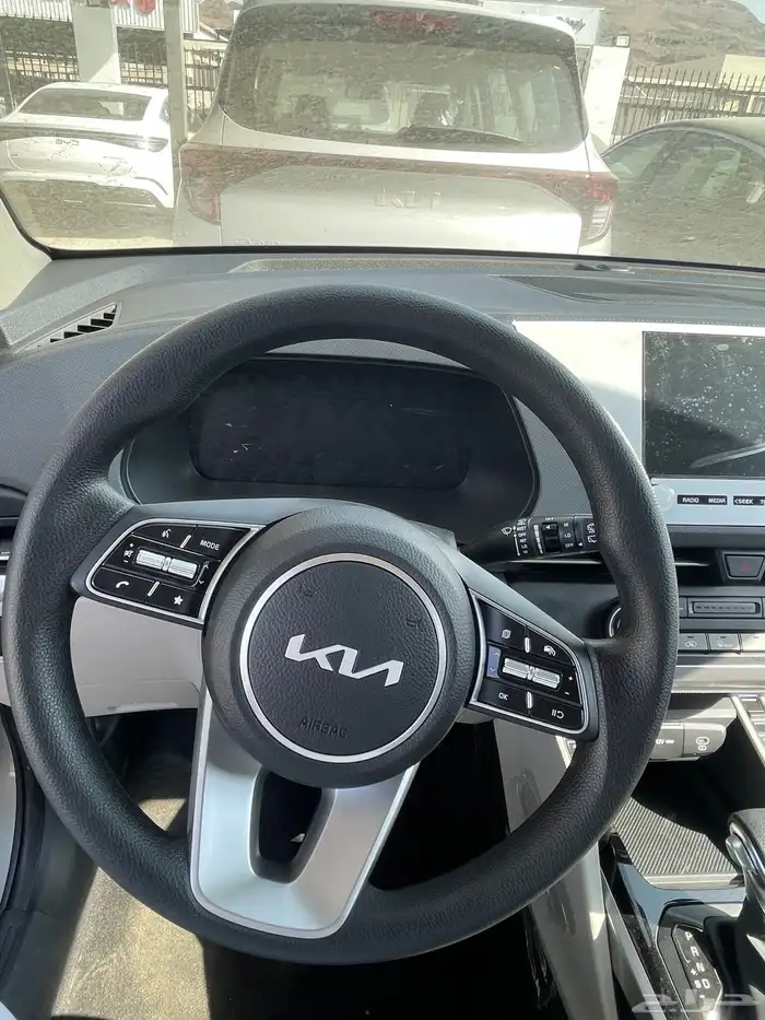 كيا كارينز عرض خاص 8