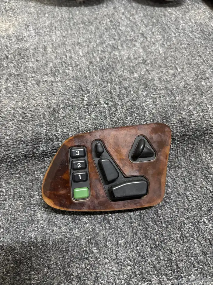 قطع مرسيدس 2002 و 2001 ابو عيون 8