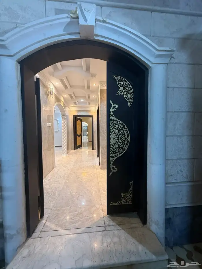 دور ارضي للايجار في حي لبن ( الشرقي ) 2