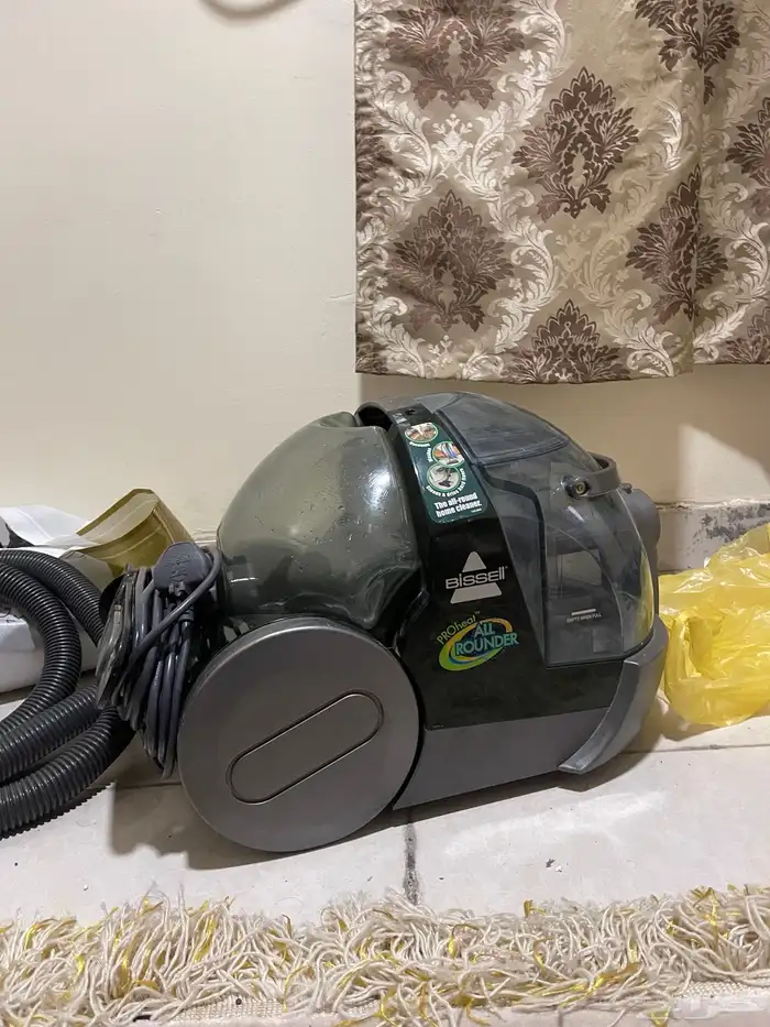 مكنسة بيسيل امريكية تكنيس وغسيل مع كامل اغراضها 0