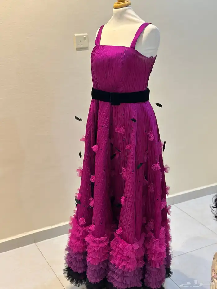 فستان مستلزمات شخصيه ازياء نسائيه 1