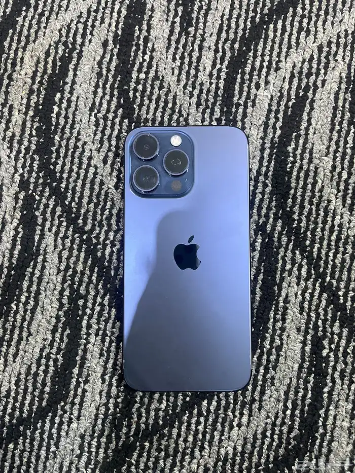 ايفون15 بروماكس جديد استخدام شهر أغراضه موجوده كامله 0