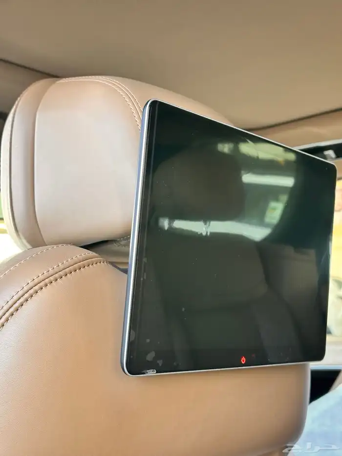 رنج روفر HSE2023 وارد قطر تحت الضمان اسود ماشي40.000 3