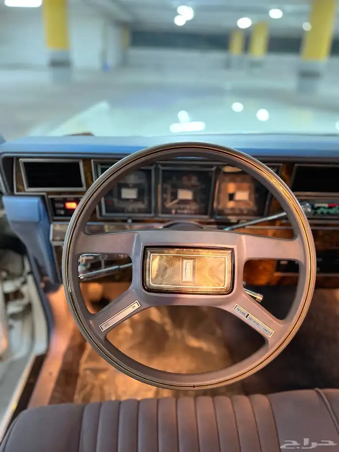 لينكون تاون كار 1983 مخزن كلاسيك سعودي وكالة ( تم البيع ) . 28