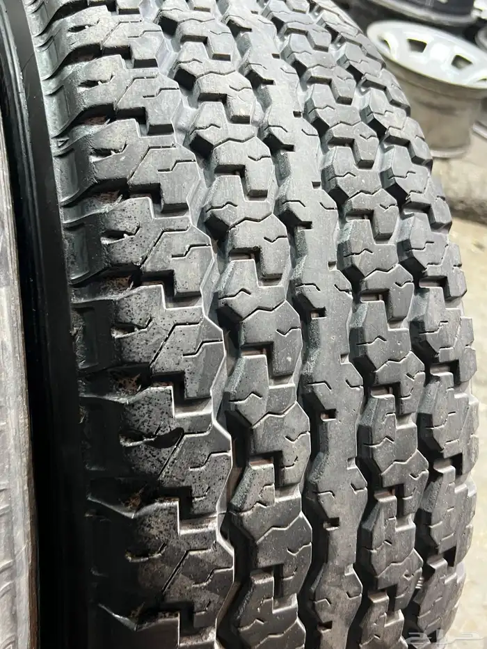 جنوط   رفرف مع كفرات دنلوب مقاس 275 70 16 تاريخ 21 37