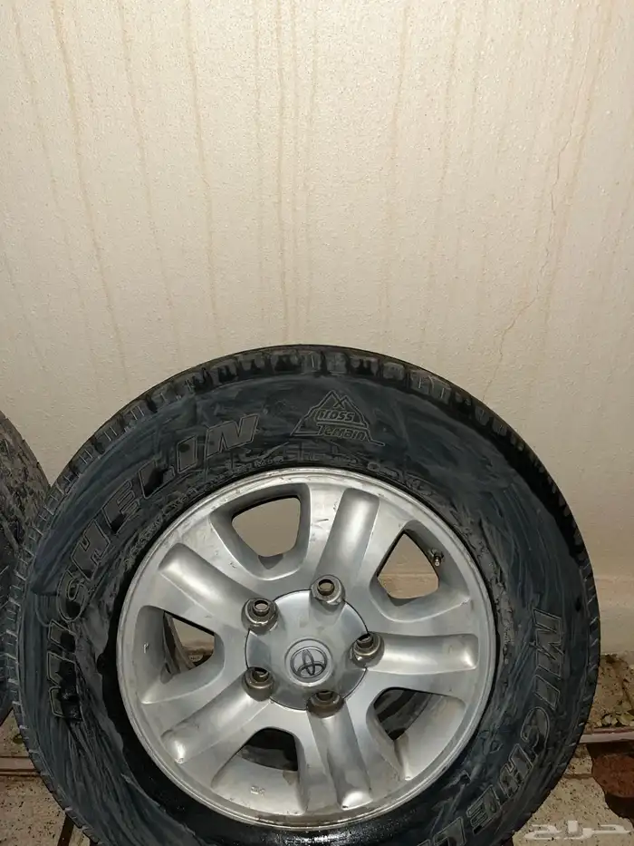 4 جنوط جيب جكسار 2003 وكالة 3 فيها اكواب ووحده لا 6