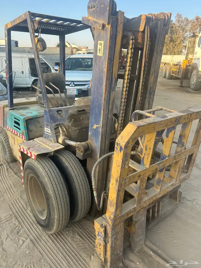 رافعه ثلاثه طن كماتسوالدركسون عطلانه البيع على وضعها الحالي 0