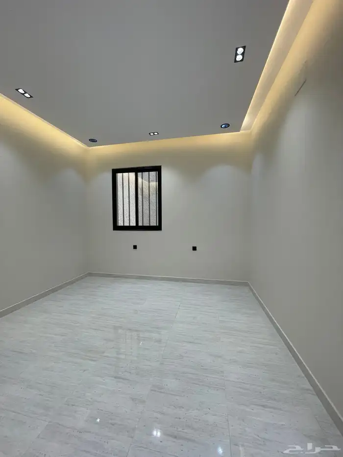 للبيع فيلا روف مع ملحق بدرج خارجى من 770 الف مقابل نادى ضمك 23