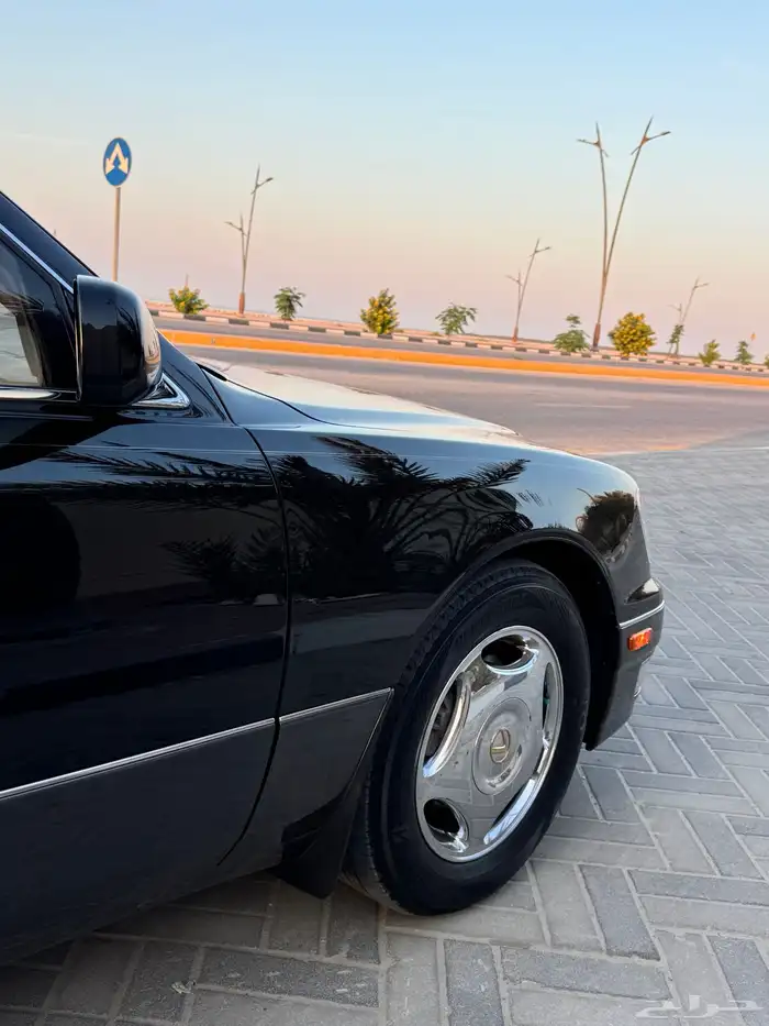 للبيع لكزس مديل 99 2