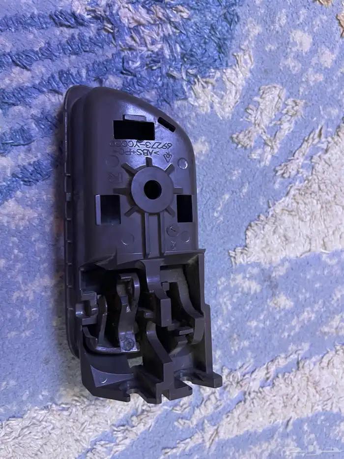 يد باب كامري من 2003 الى2006 1