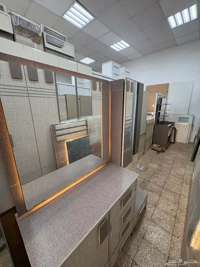 غرف نوم مستعمل نظيف دولاب 8 باب 1