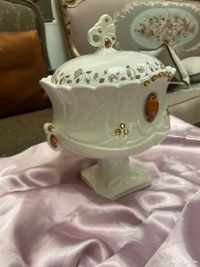 وعاء كلاسيكي Classical Tureen 0