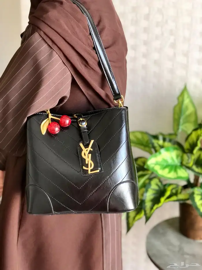 شنط ماركات متعدده وشنط مدرسيه ماركات متنوعه درجه أولى 25