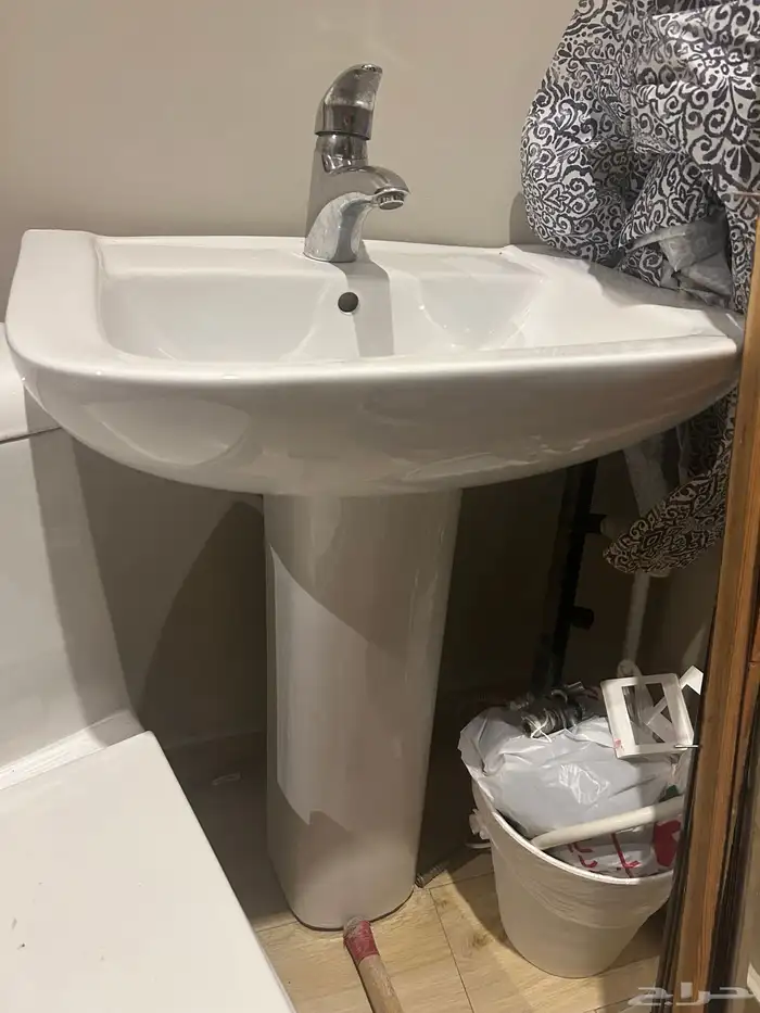 مغسلة و كرسي حمام 0