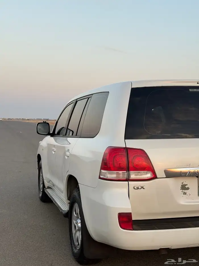 لاندكروزر جي اكس 2009 نظيف فل كامل 4