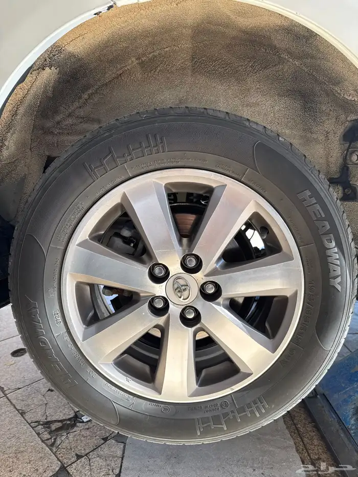 للبيع جنوط تويوتا كورلا مقاس 15 كفرات نص عمر 2