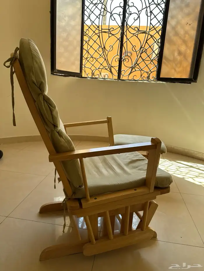 كرسي استرخاء هزاز خالي من العيوب 1