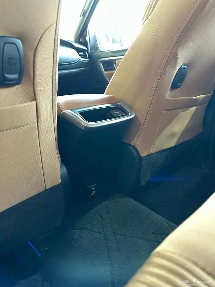 فورتشنر VX بنزين V6 العداد ( 7954 كيلو فقط ) موديل 2021 27