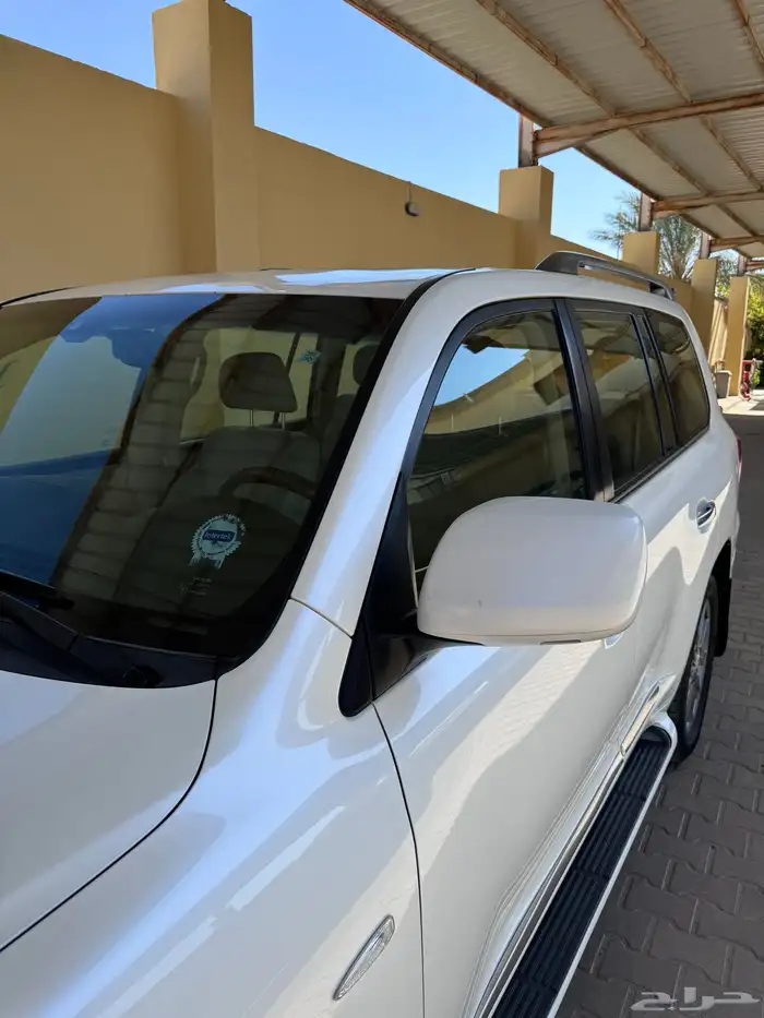 لكزس LX570 موديل 2010 فل DD 5