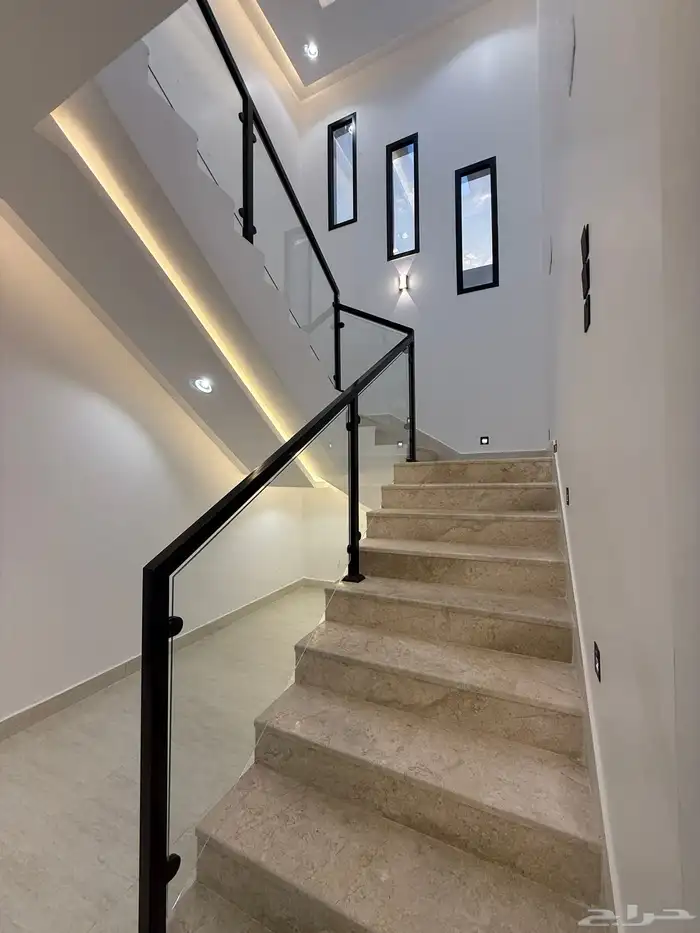 للبيع ارواف علويه وشقق ارضيه تشطيب VIP ف احد رفيده 37