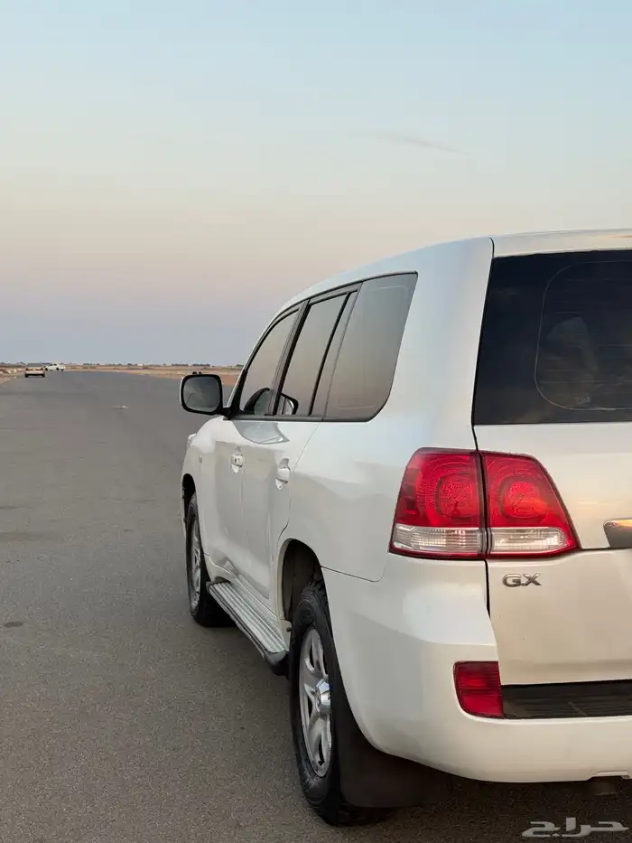 لاندكروزر جي اكس 2009 نظيف فل كامل 2