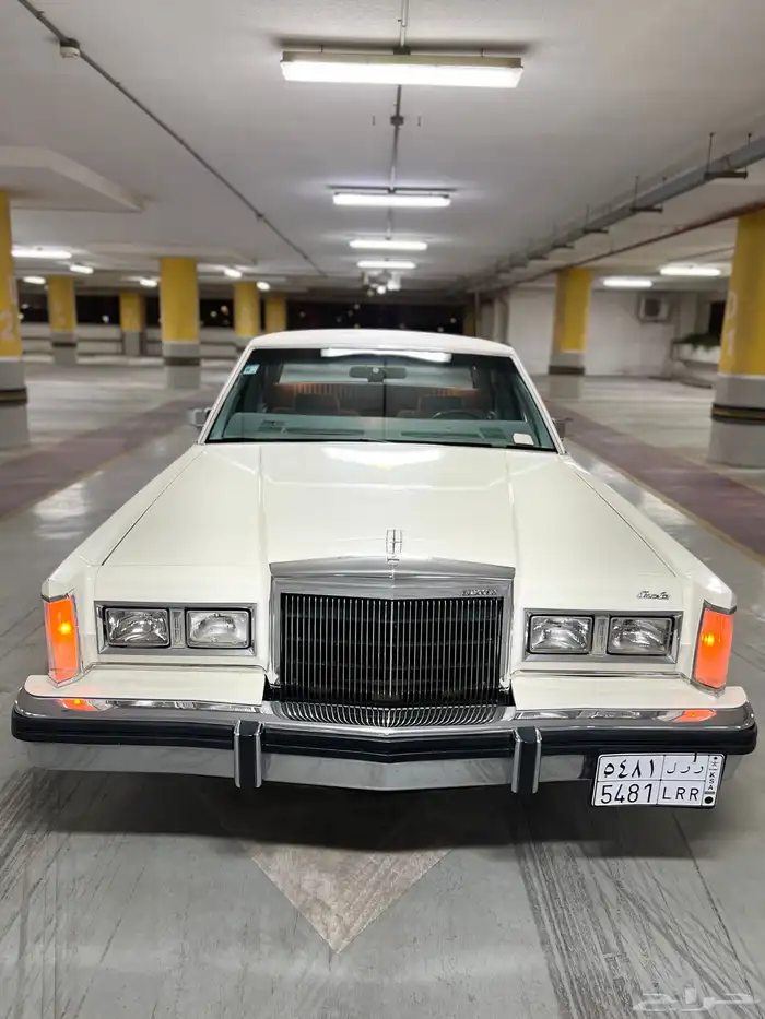 لينكون تاون كار 1983 مخزن كلاسيك سعودي وكالة ( تم البيع ) . 8