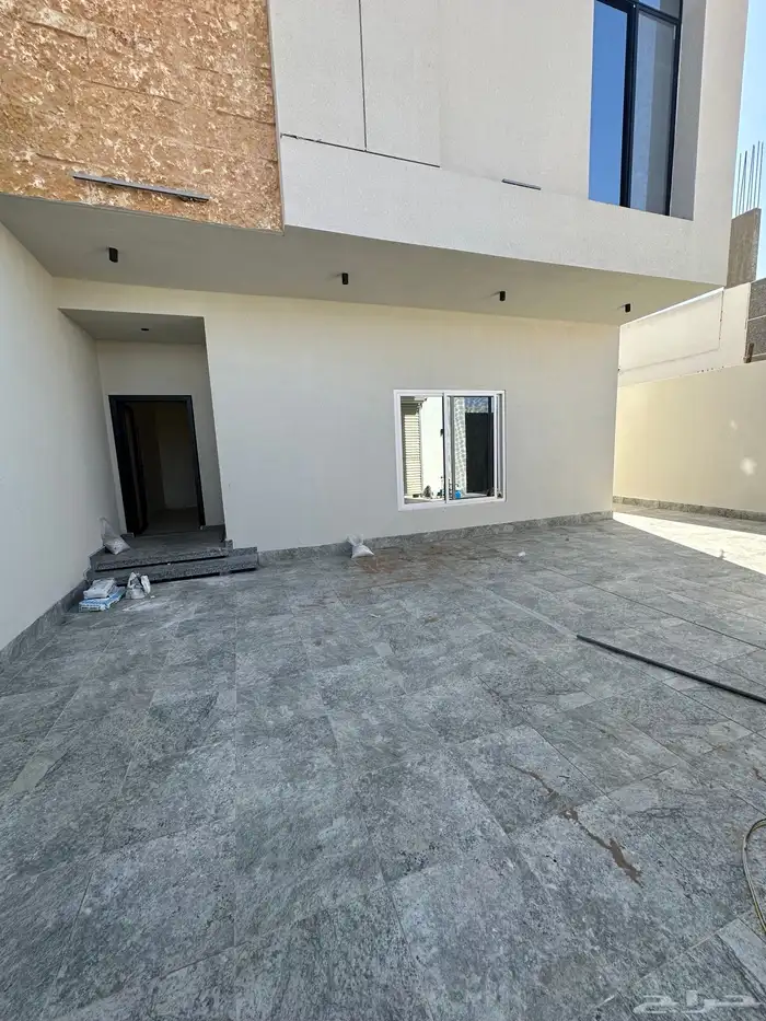 شقة ارضي مدخل سيارة خدمات واصله 670 الف فقط 15