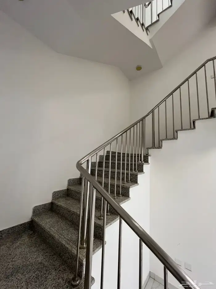 فيلا فاخرة للايجار بمدينة الورود بالطائف 3