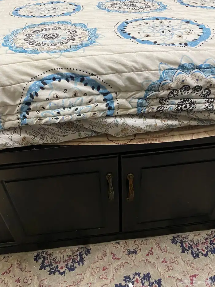 دولاب وسرير وتسريحه وكمودينه للبيع المستعجل 6