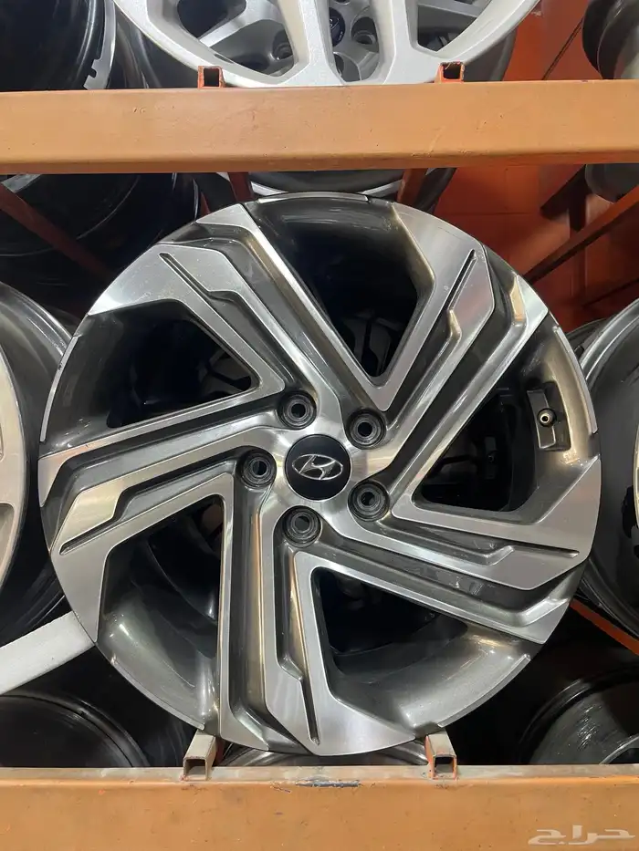 جنوط سنتافي هونداي موديل 2022 مقاس 18 اصلي وكاله 1