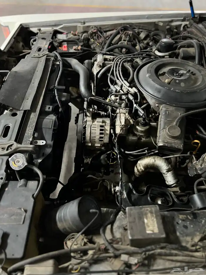 لينكون تاون كار 1983 مخزن كلاسيك سعودي وكالة ( تم البيع ) . 64