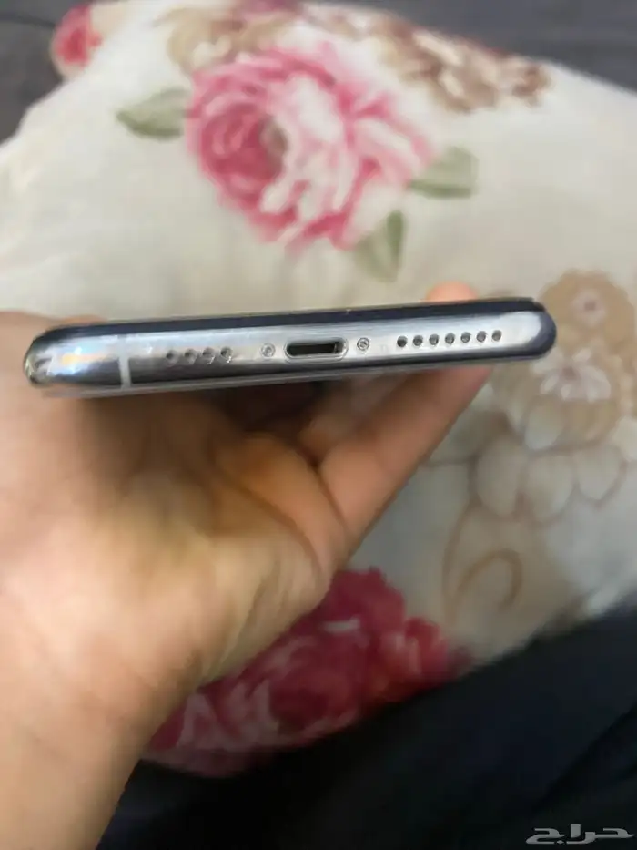 آيفون 11بروماكس نضيف 4