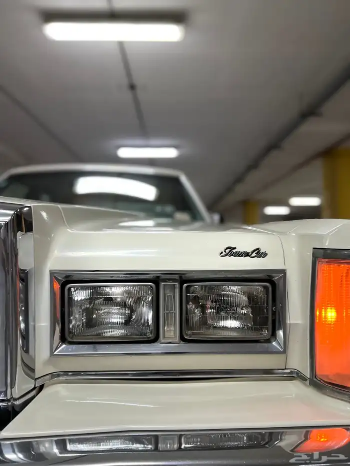 لينكون تاون كار 1983 مخزن كلاسيك سعودي وكالة ( تم البيع ) . 9