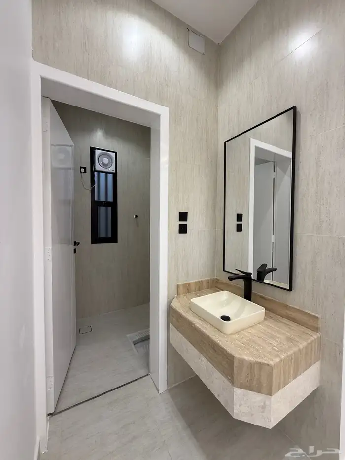 للبيع ارواف علويه وشقق ارضيه تشطيب VIP ف احد رفيده 42