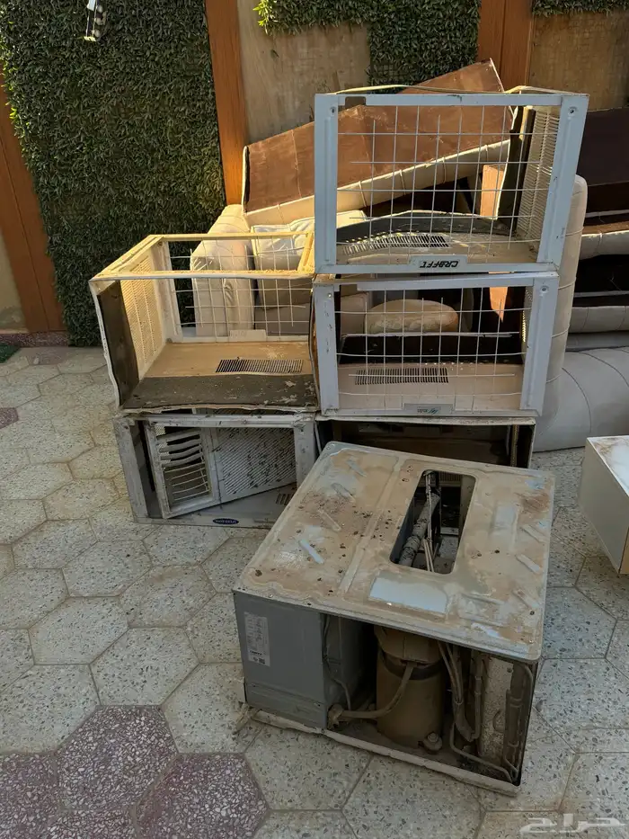 ديكورات مكيفات5 وواحد مكيف فرشات ارضية ثنتين مساند ومراكي 0