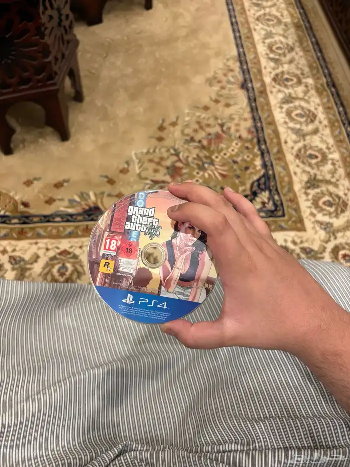 عندي شريط قراند سوني 4 ويشتغل على 5 0