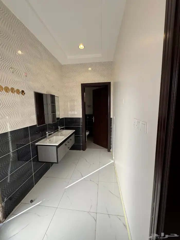 شقه 5 غرف بحوش ومدخل خاص للإيجار الحمدانية ( الفلاح ) 8