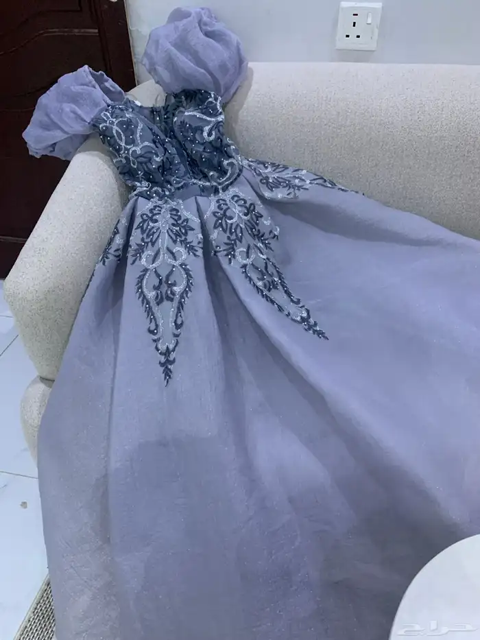 فستان للبيع انلبس مره وحده 3