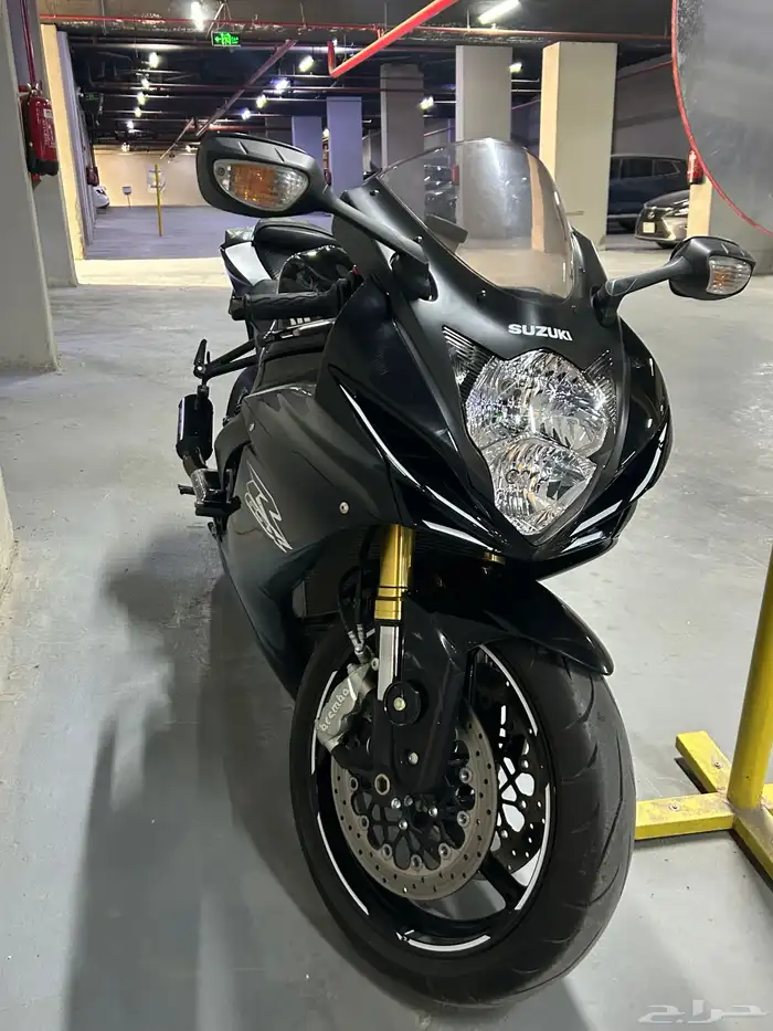 دباب ريس سوزوكي 750 موديل 2020 بلاك ايدشن 3