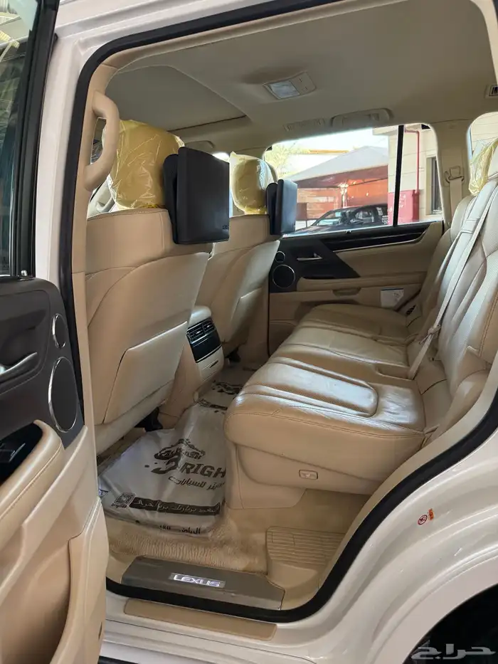 لكزس LX570 موديل 2018 24