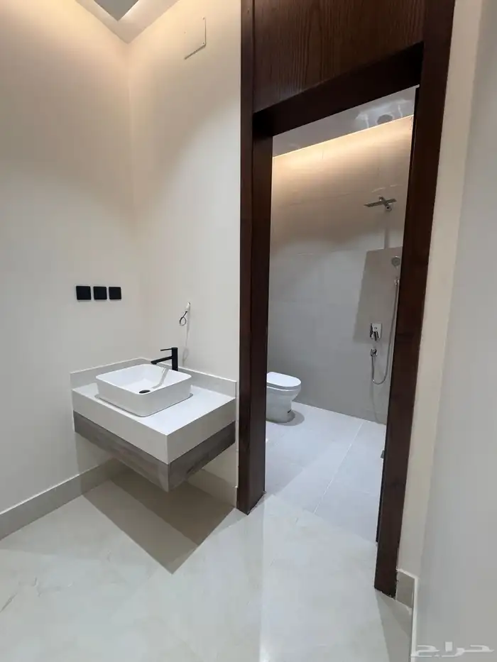 للبيع شقق دور ثانى مع ملحق وسطح حى الحسام مكتمل الخدمات 13