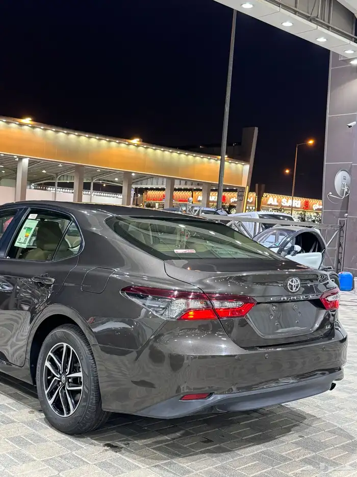 كامري 2021 بني للبيع 6