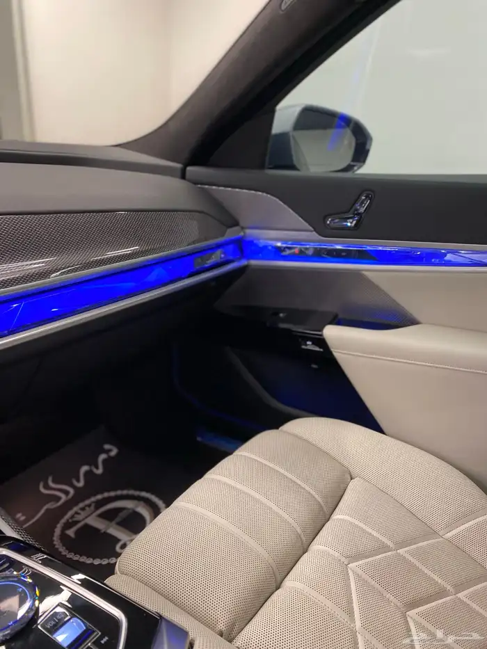 بي ام دبليو 740i 10