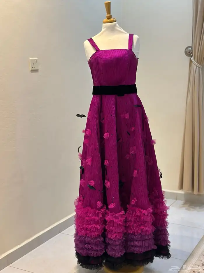 فستان مستلزمات شخصيه ازياء نسائيه 0