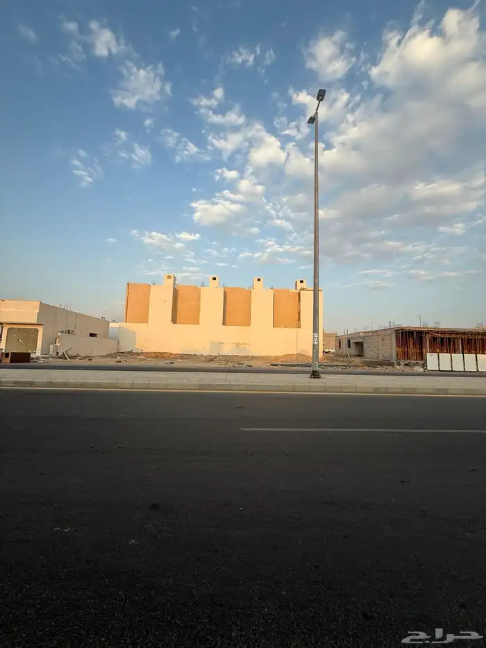 للبيع ارض تجارية في مخطط النبلاء م500 شارع 30م 9